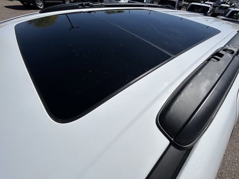 New 2026 Chrysler Pacifica Limited image 7