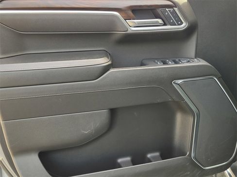 Used 2025 GMC Sierra 1500 SLT image 15