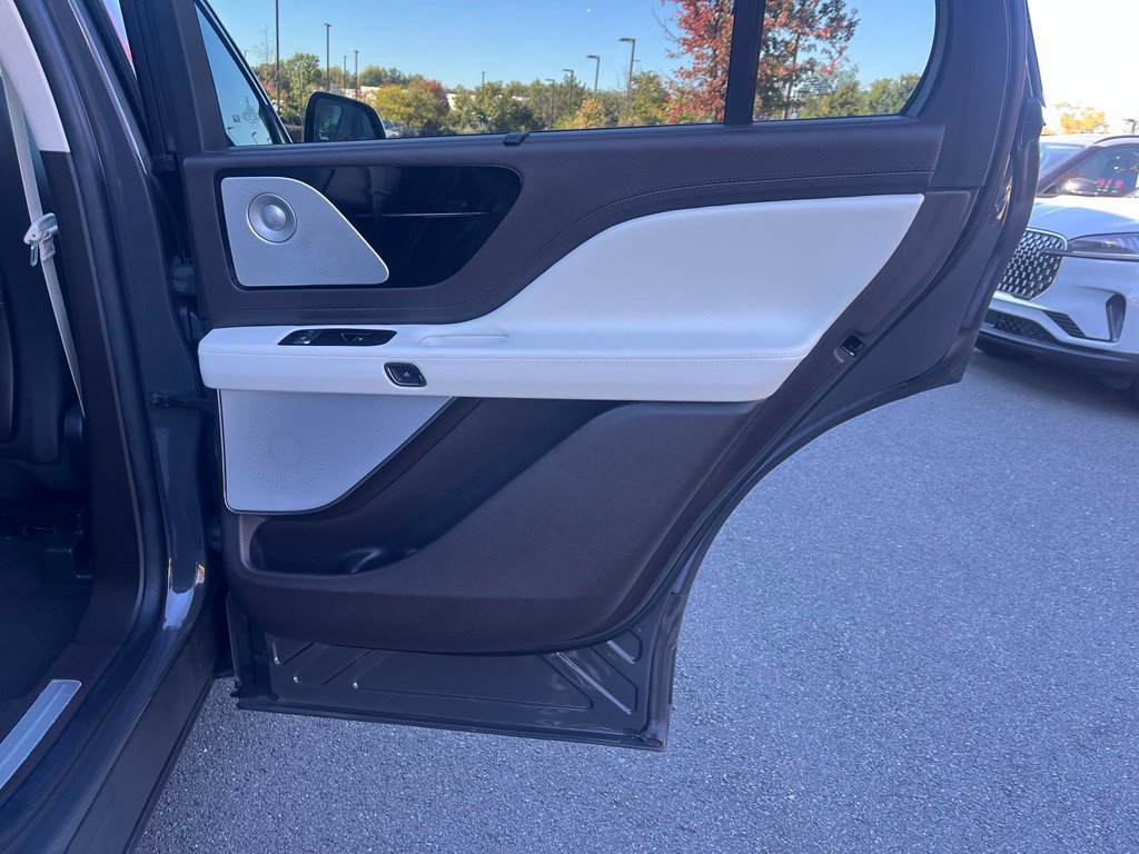 Used 2022 Lincoln Aviator Black Label Grand Touring w/ Class IV Trailer Tow Package AWD/4WD image 20