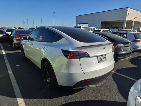 Used 2023 Tesla Model Y Performance AWD/4WD image 3