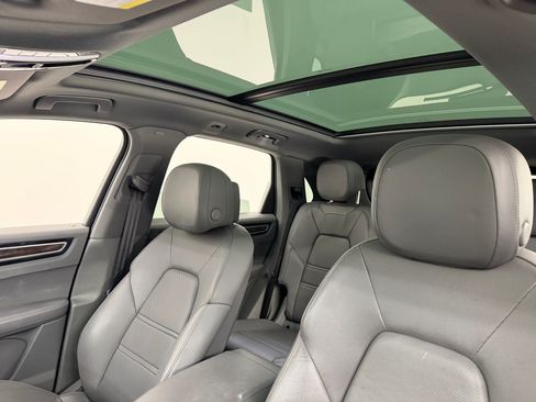 Certified 2023 Porsche Cayenne AWD/4WD image 25