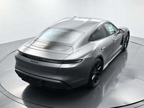 Used 2026 Porsche Taycan image 35