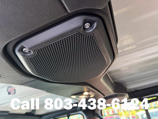 Used 2023 Jeep Gladiator Rubicon w/ LED Lighting Group AWD/4WD image 16