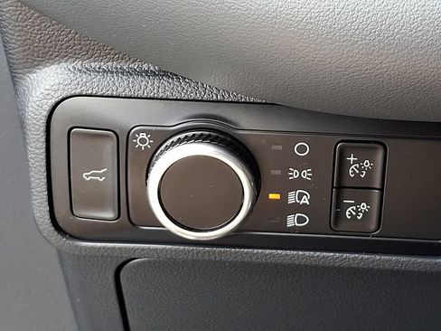 Used 2025 Ford Explorer Active AWD/4WD image 26