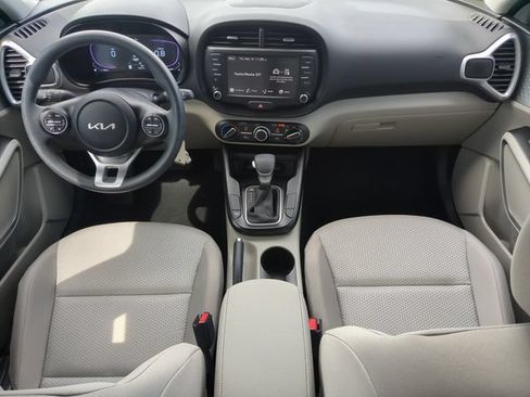 Used 2025 Kia Soul LX FWD image 14