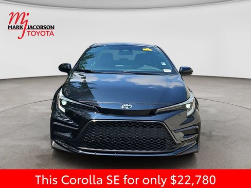 Used 2024 Toyota Corolla SE FWD image 3