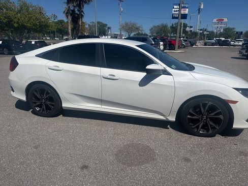 Used 2019 Honda Civic Sport image 2