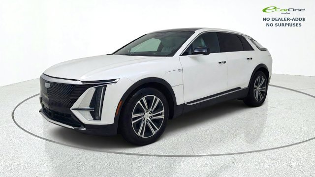 Used 2025 Cadillac Lyriq Luxury w/ LPO, Floor Liner Package RWD image 3