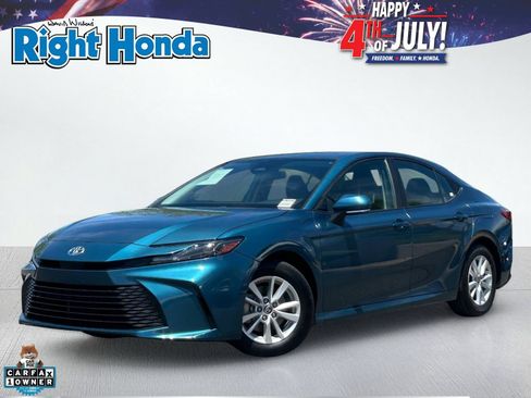 Used 2025 Toyota Camry LE FWD image 1