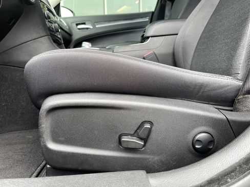 Used 2022 Chrysler 300 Touring image 16