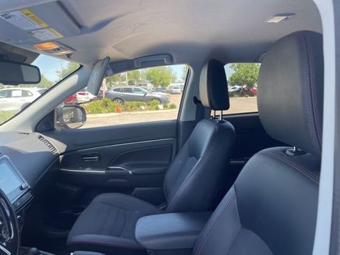 Used 2024 Mitsubishi Outlander Sport SE image 13