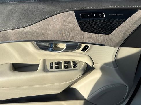Certified 2024 Volvo XC90 T8 Ultimate w/ Protection Package Premier image 17