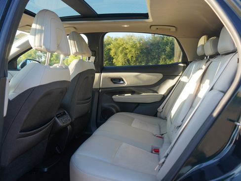 Used 2023 Nissan Ariya AWD image 15