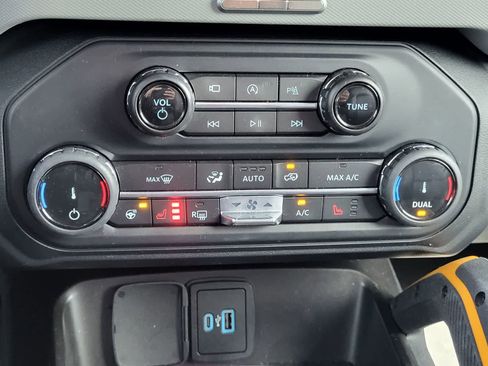 Used 2022 Ford Bronco Badlands image 22