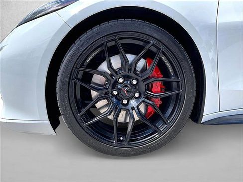 Used 2024 Chevrolet Corvette Z06 RWD image 10