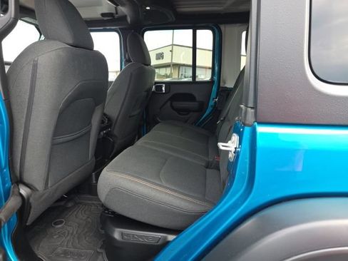 Used 2024 Jeep Wrangler Unlimited AWD/4WD image 29