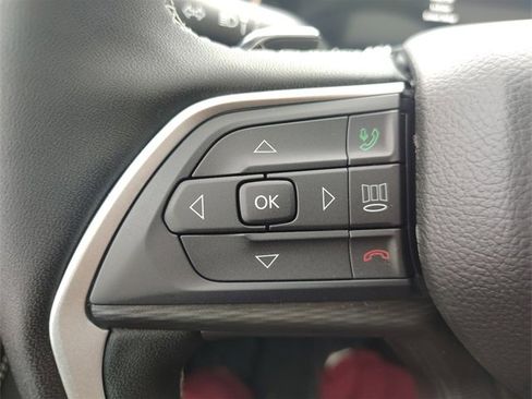 New 2025 Jeep Grand Cherokee Altitude image 19