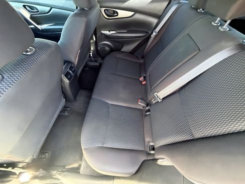 Used 2019 Nissan Rogue Sport S image 12