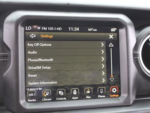 Used 2023 Jeep Wrangler Unlimited Sahara image 35