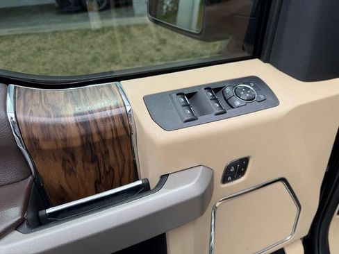 Used 2020 Ford F150 Lariat image 8