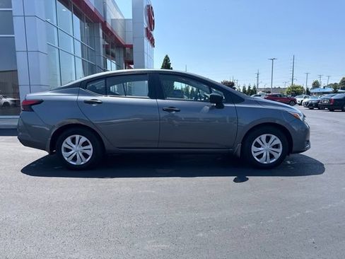 Used 2024 Nissan Versa S FWD image 8
