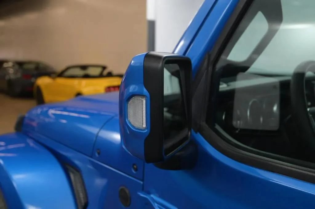 Used 2023 Jeep Gladiator Overland AWD/4WD image 14