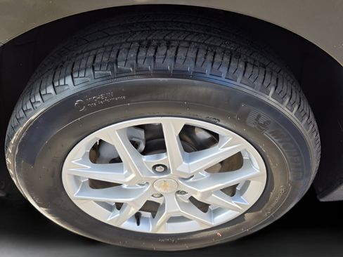 Certified 2023 Chevrolet Equinox LT FWD image 29