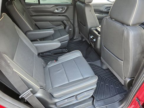 Used 2024 GMC Yukon SLT w/ SLT Luxury Package image 27