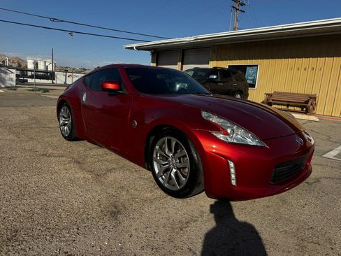 Used 2013 Nissan 370Z Coupe RWD image 2