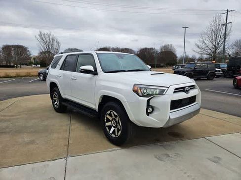 Used 2024 Toyota 4Runner TRD Off-Road Premium AWD/4WD image 3