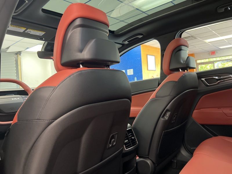 Certified 2026 Kia Sportage SX AWD/4WD image 18