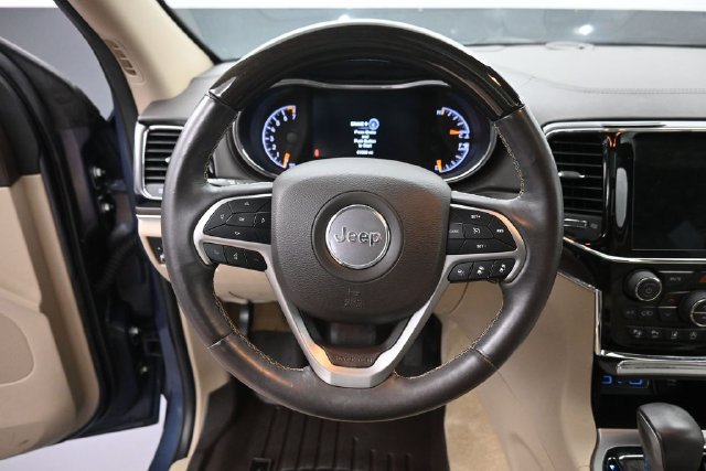 Used 2019 Jeep Grand Cherokee Overland AWD/4WD image 25