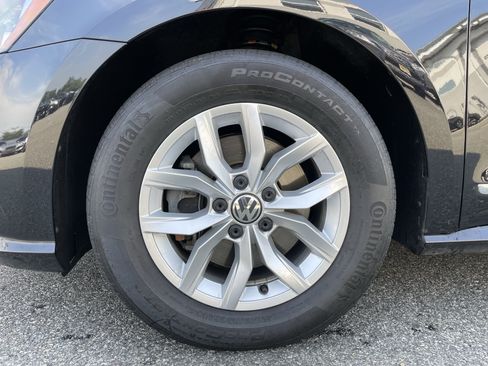 Used 2017 Volkswagen Passat 1.8T S FWD image 9