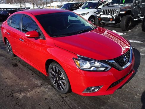 Used 2019 Nissan Sentra SR image 9