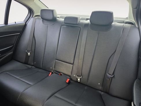 Used 2018 BMW 320i Sedan image 13