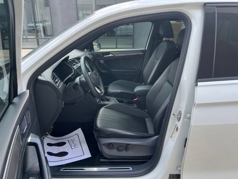 Certified 2023 Volkswagen Tiguan SE R-Line FWD image 27