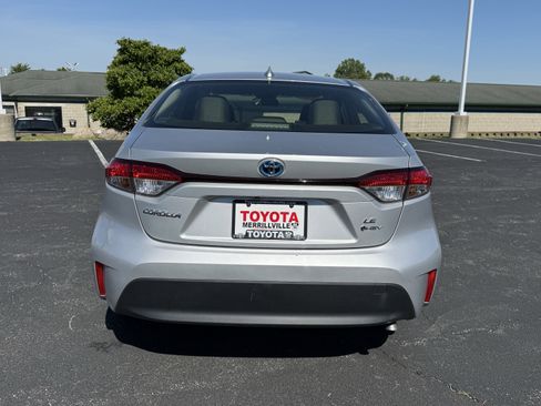 Used 2025 Toyota Corolla LE FWD image 6