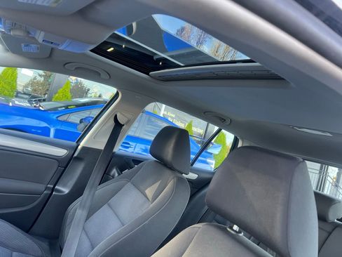 Used 2014 Volkswagen Golf 4-Door image 11