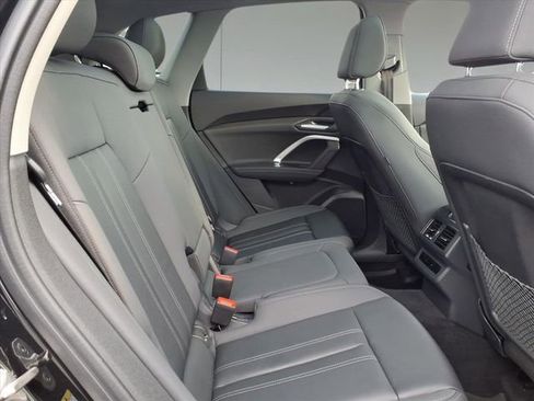 Certified 2025 Audi Q5 Premium w/ Convenience Package AWD/4WD image 12