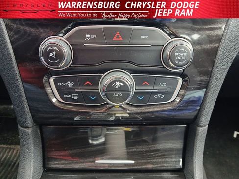 Used 2015 Chrysler 300 Limited w/ Driver Convenience Group image 20