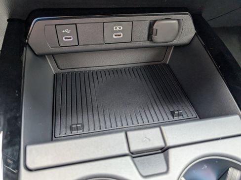 New 2026 Toyota Prius XLE image 17