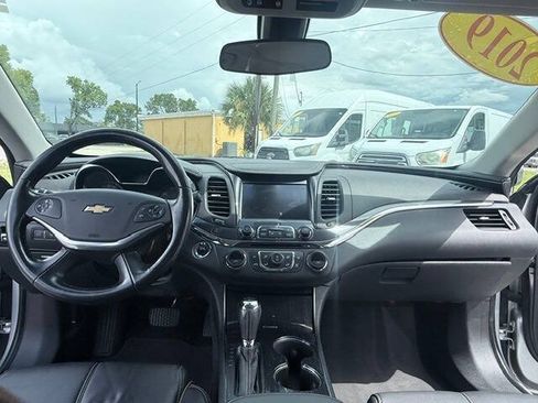 Used 2019 Chevrolet Impala Premier FWD image 15
