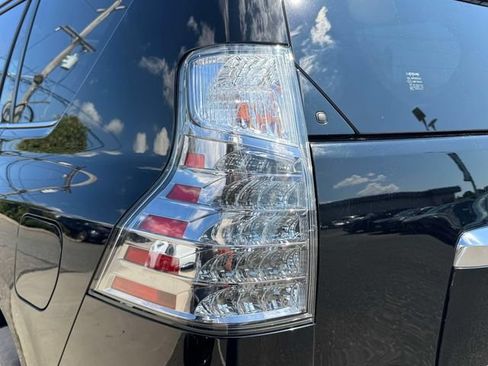 Used 2023 Lexus GX 460 Premium w/ Premium Plus Package AWD/4WD image 15