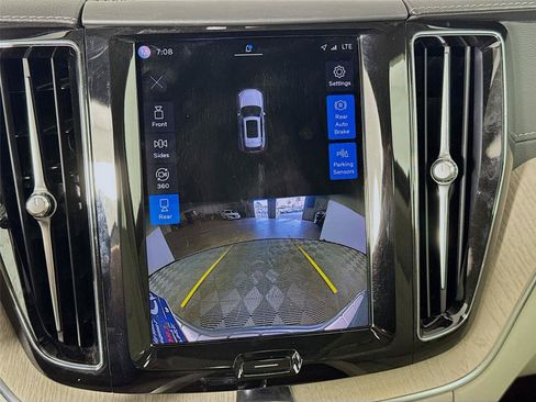 Used 2022 Volvo XC60 B6 Inscription w/ Advanced Package AWD/4WD image 18