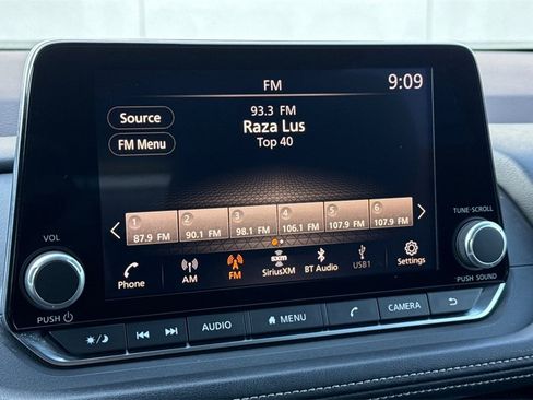 Used 2023 Nissan Rogue SV image 17