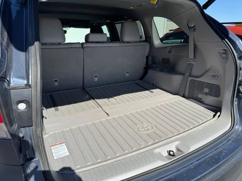 Used 2019 Toyota Highlander Limited AWD/4WD image 9