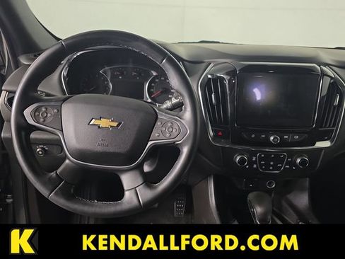 Used 2023 Chevrolet Traverse LT image 9
