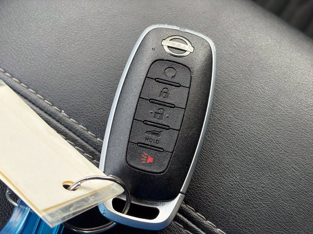 Used 2025 Nissan Pathfinder SV AWD/4WD image 38