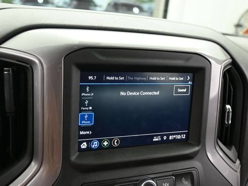 Used 2022 Chevrolet Silverado 1500 Custom RWD image 17
