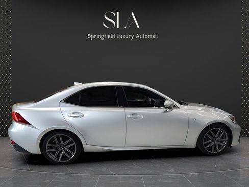 Used 2019 Lexus IS 300 F Sport image 4